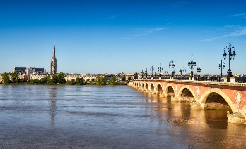 Een brug in Bordeaux
