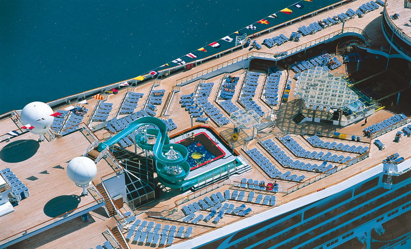 Overzicht van het dek van Carnival Triumph