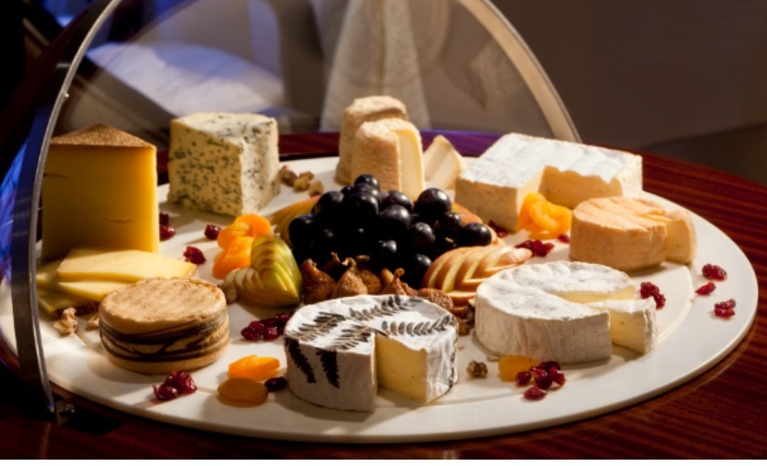 Een kaasplankje op de Celebrity Eclipse