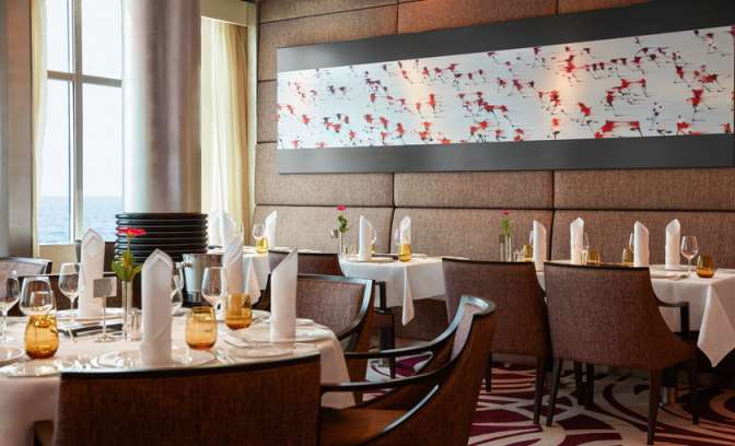 Restaurant aan boord van MS Europa 2