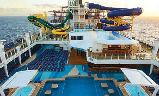 glijbanen op de Norwegian Escape van de NCL