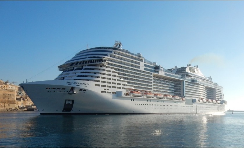 Het volledige schip van de MSC Meraviglia