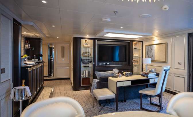 Master suite seven seas splendor