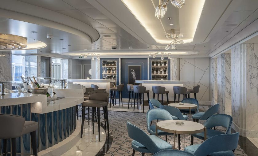 Champagne bar achterkant MSC World Europa