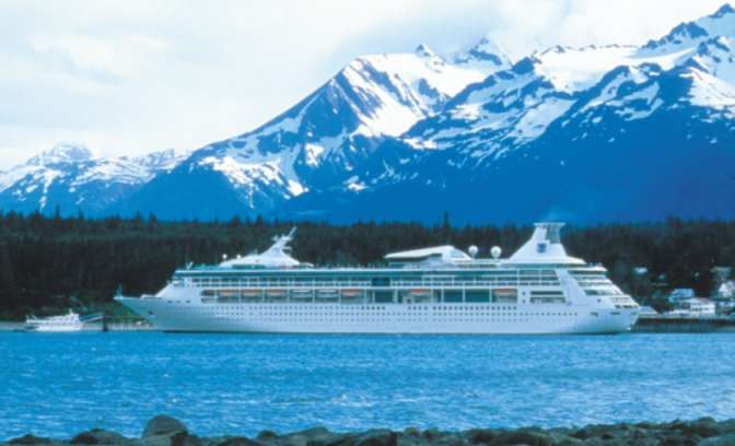 Het volledige schip de Rhapsody of the Seas