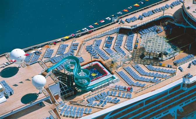 Overzicht dek Carnival Triumph