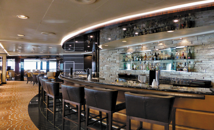Seven Seas Voyager Horizon lounge bar