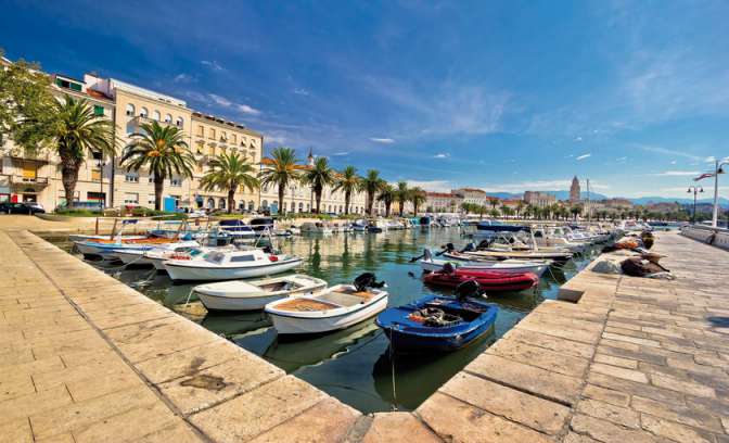 Een kleine haven in Split